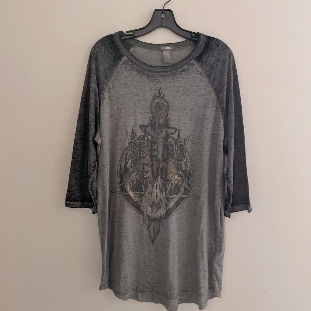 DIVIDED H&M] Grey Charcoal “See No Evil” printed Streetwear Baseball T shirt
